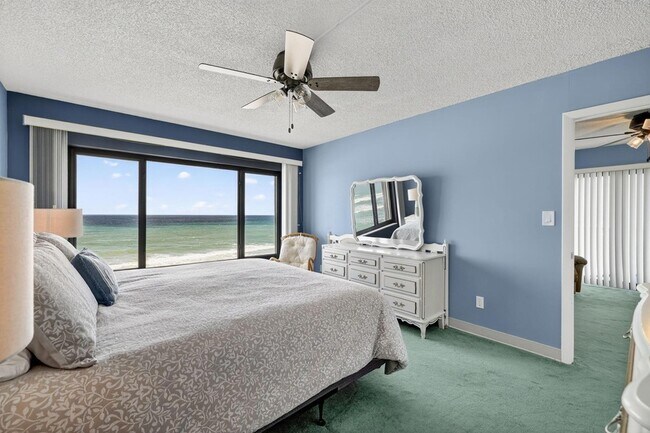 Building Photo - 10310 S Ocean Dr