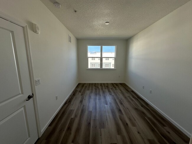 Building Photo - Beautiful 2 Bedroom, 2 Bathroom Apartment in Prime Orlando Location – 1 Month Free!
