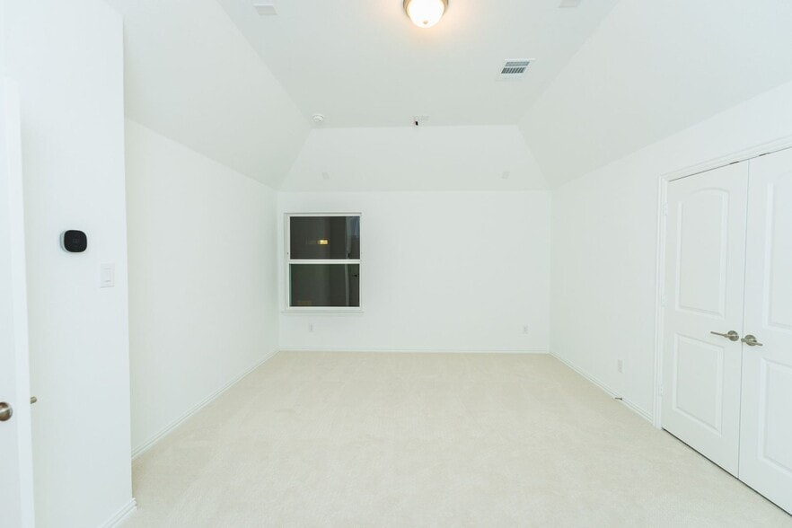 Building Photo - 1066 Lindsay Ln