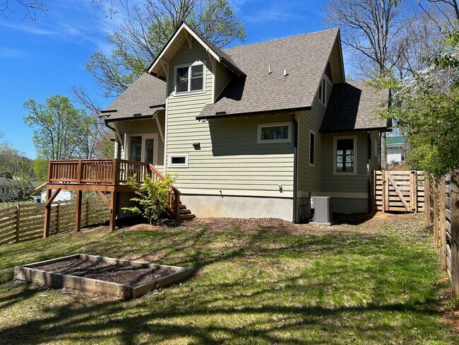 Building Photo - East AVL - JAG 2018 Green Built Custom Home