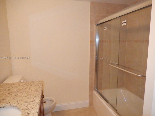 Building Photo - 3017 N Oakland Forest Dr