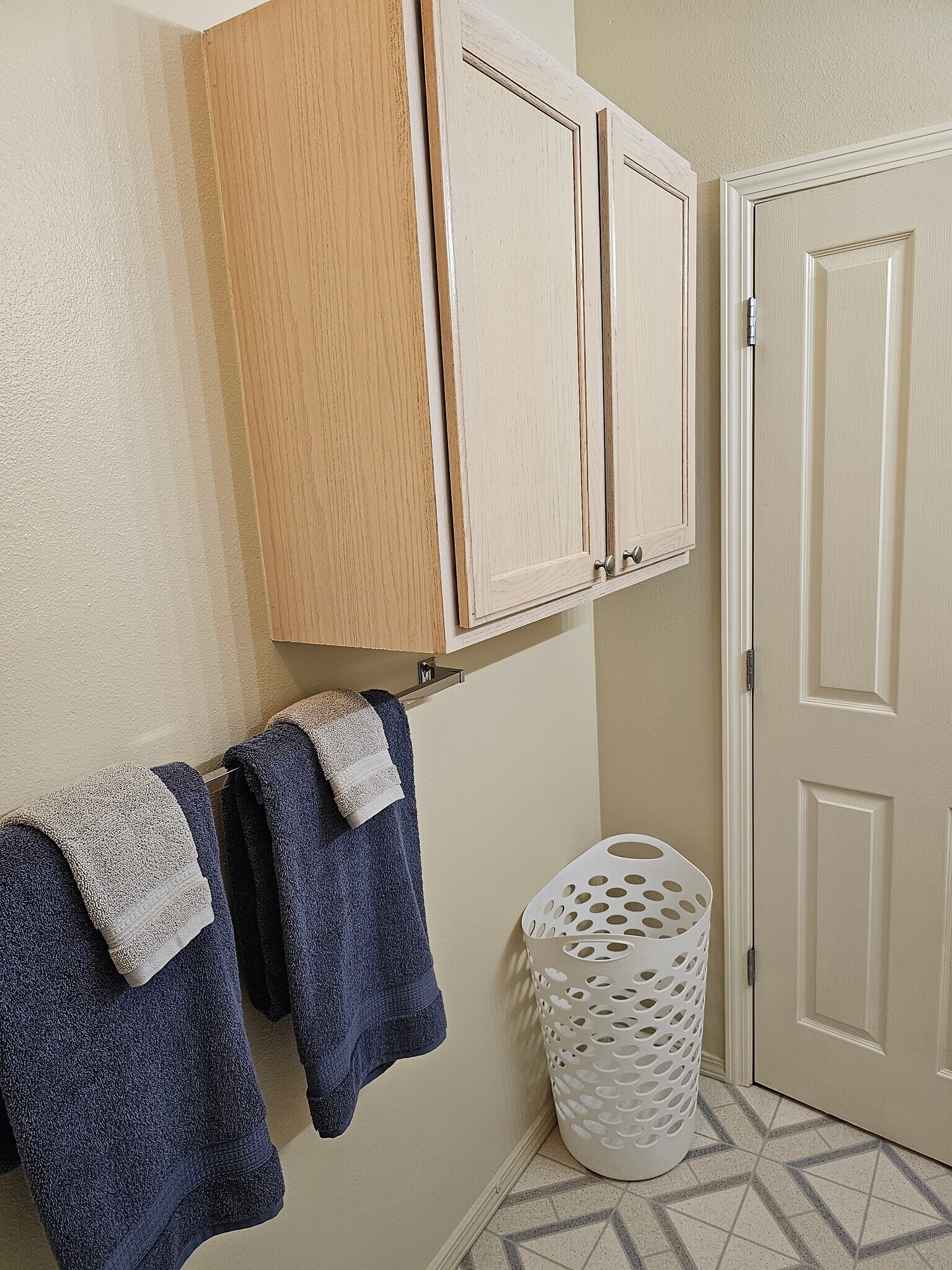 Building Photo - 3030 Lore Rd