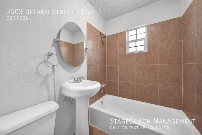 Building Photo - 2503 Delano St