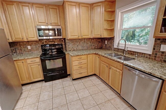 Building Photo - 2968 Fantasy Ln