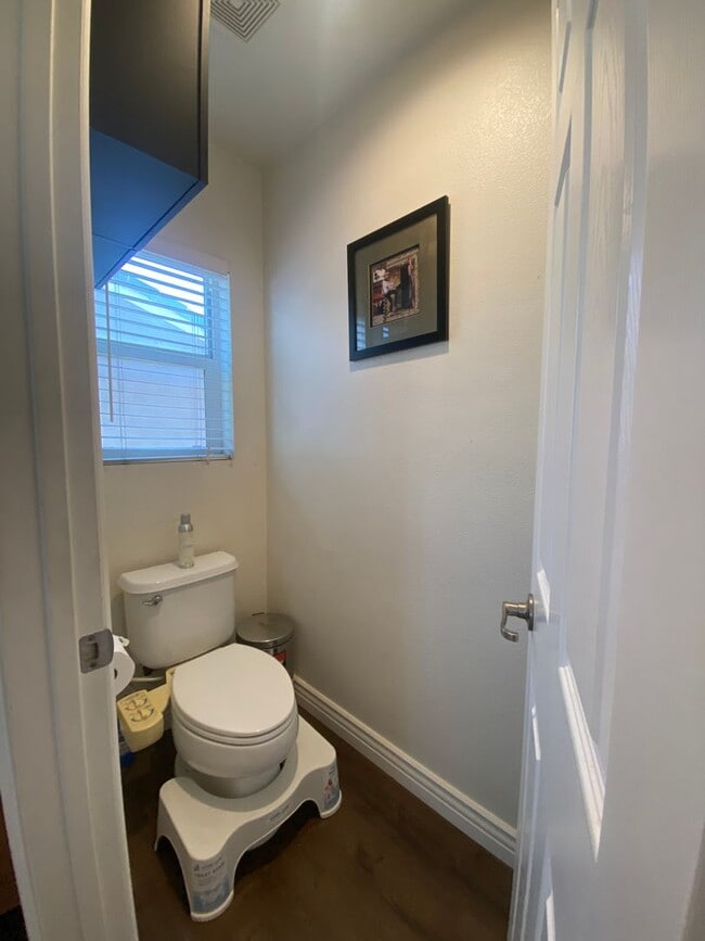 Building Photo - 14660 Meadowsweet Dr
