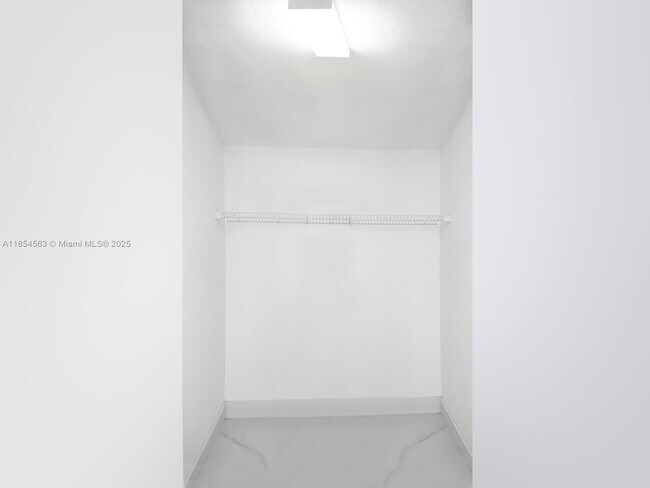 Building Photo - 4860 SW 161st Ln
