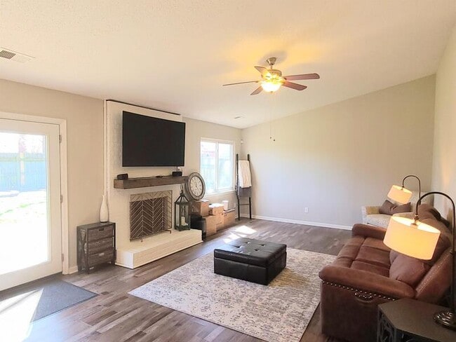 Building Photo - 1288 Nesbitt Dr