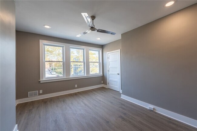 Building Photo - 533 N Euclid Ave