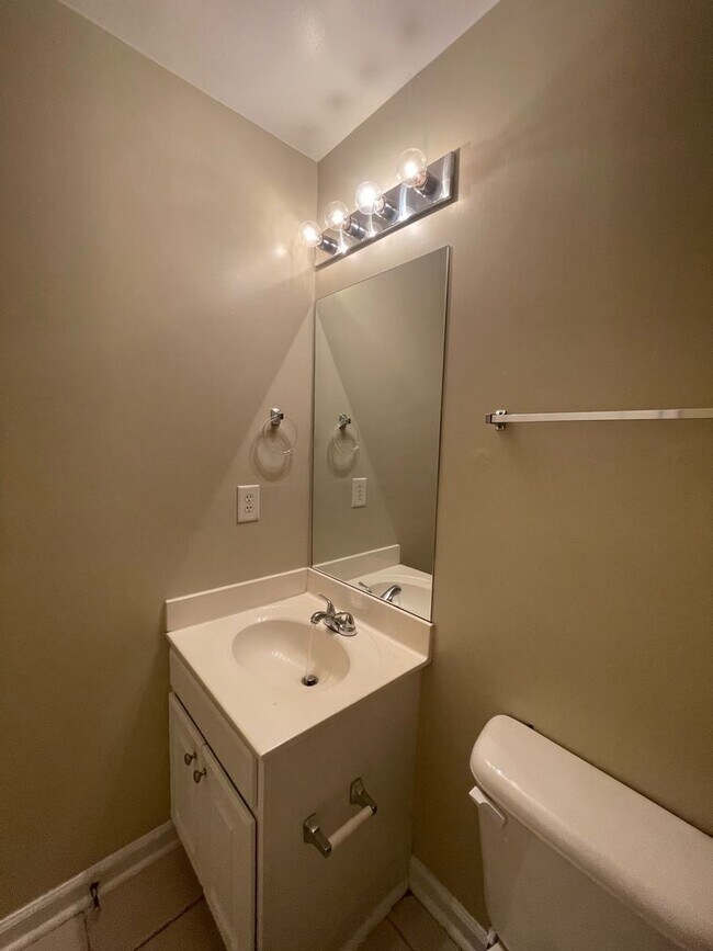 Building Photo - 05-203 Doddi