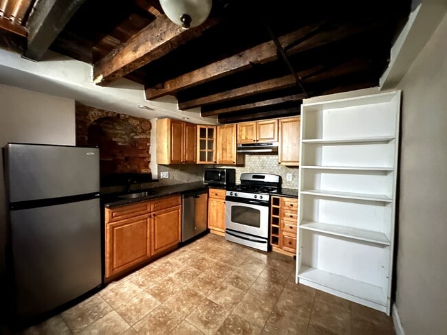 Building Photo - 623 American#F