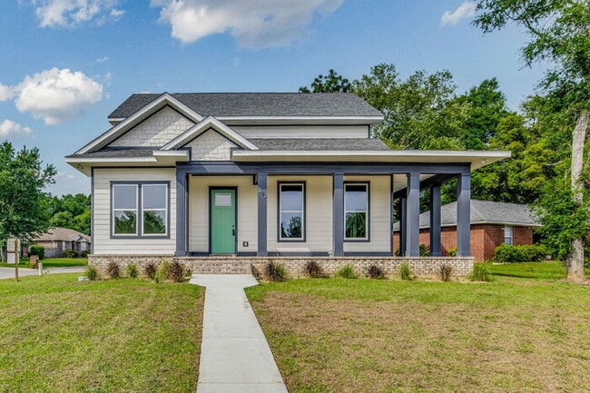 Building Photo - This luxurious new custom home in the sought-after Shadow Grove subdivision is a masterpiece of m...
