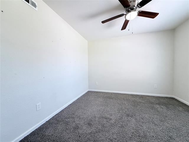 Building Photo - 706 Jamestown Dr