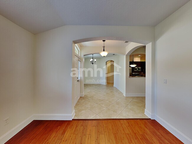 Building Photo - 2525 Stapleford Ln