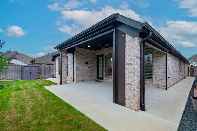 Building Photo - 30103 Aralia Dr