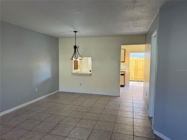 Building Photo - 6290 Arlington Ct