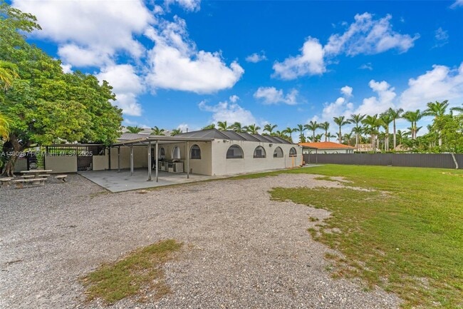 Building Photo - 551 SW 127th Ave