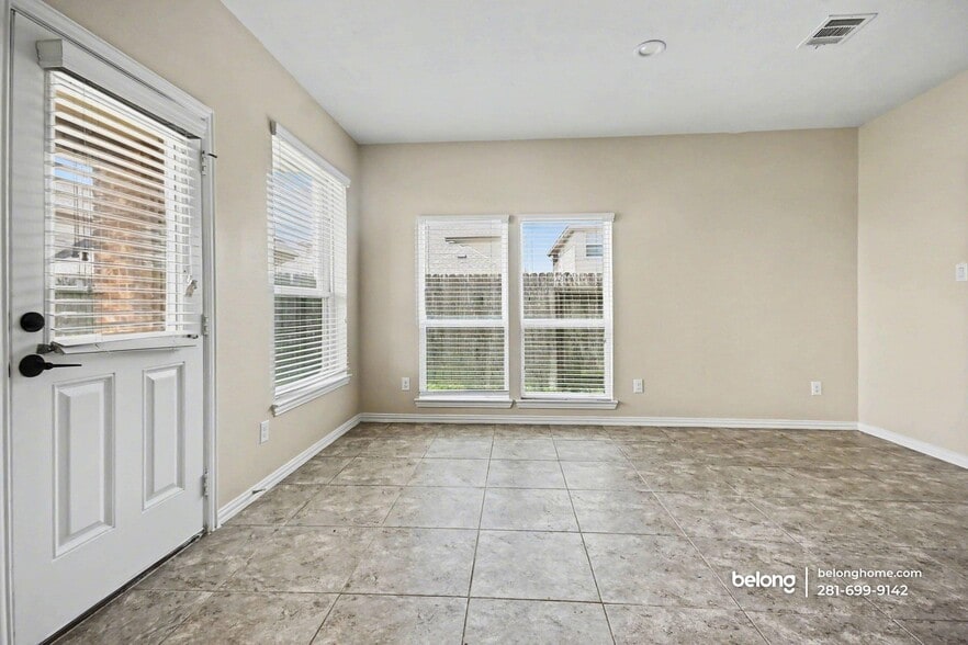 Building Photo - 1818 Luminous Waters Ln