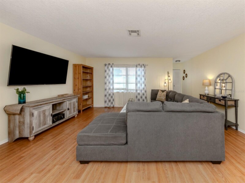 Building Photo - 8122 Trionfo Ave