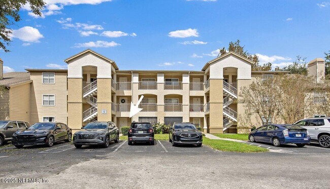 Primary Photo - 5 Arbor Club Dr