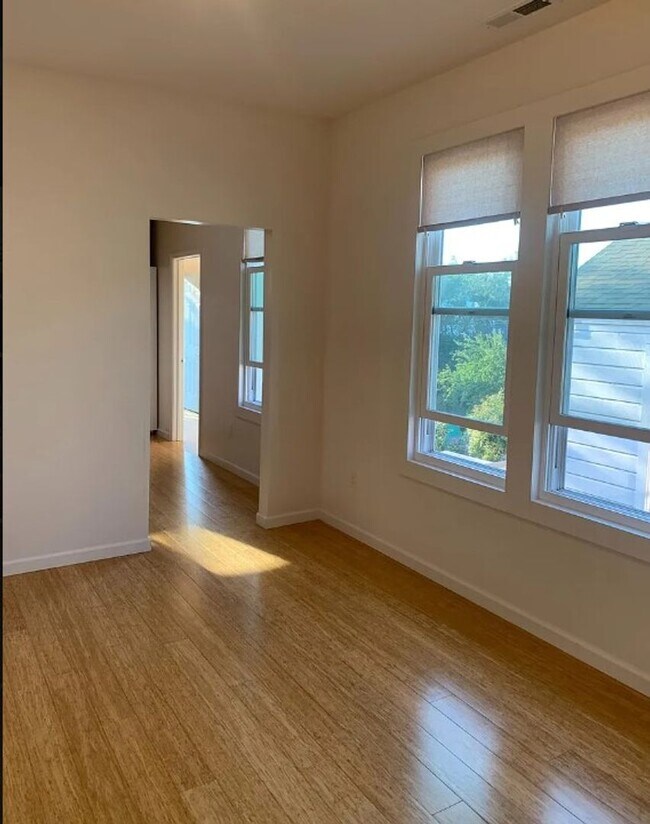 Building Photo - 2740-2746-2746 Harrison St