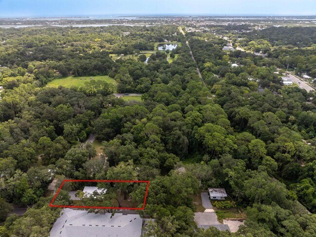 Building Photo - 793 Chapin St