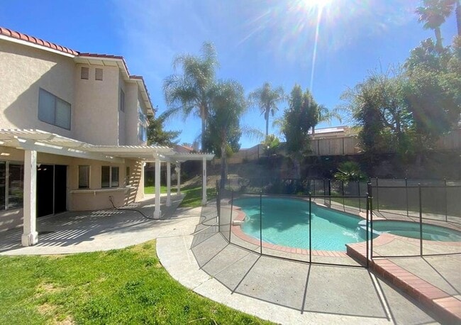 Building Photo - Wolf Valley Estates - Pool and Spa - Pets ...