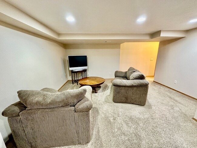 Building Photo - New Nine Mile Rental