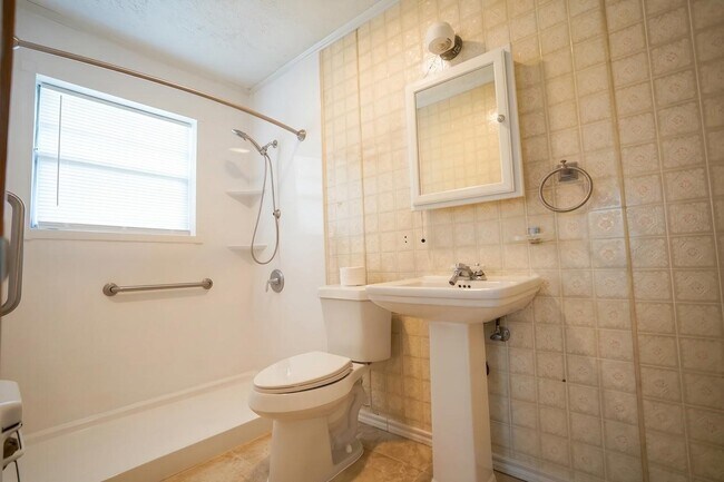 Building Photo - 12432 Yancy Dr