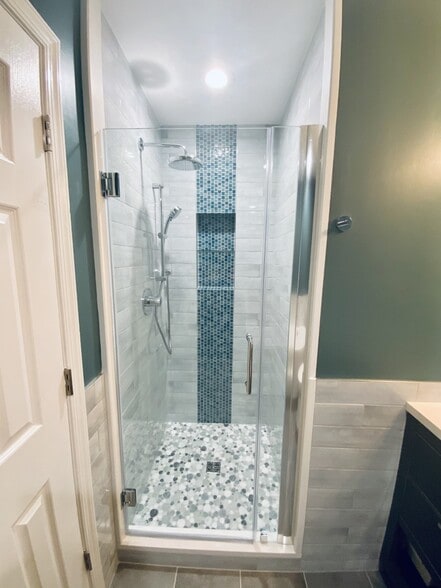Bath #1 - 4102 Washington Blvd
