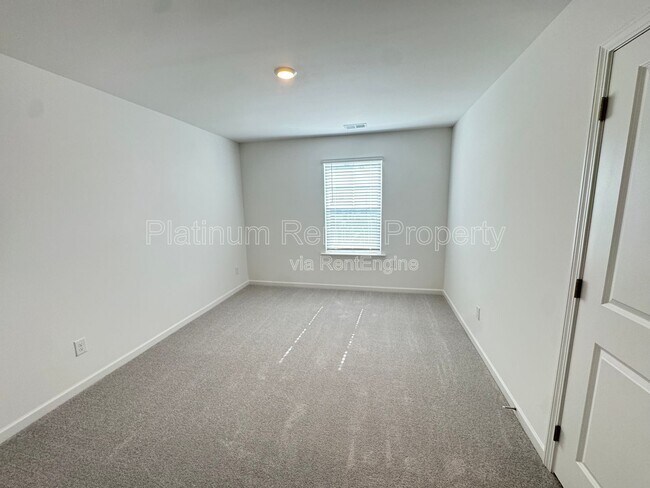 Building Photo - 2805 Habibi Ct