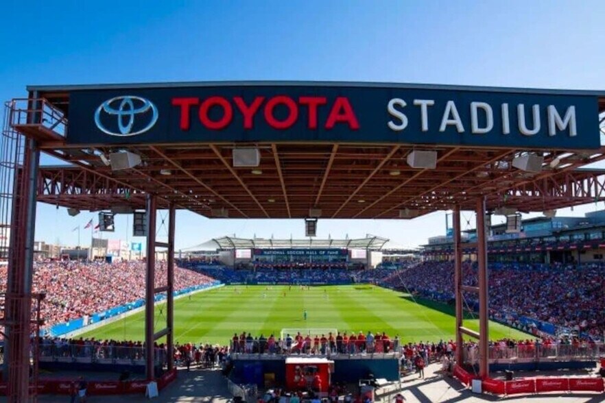 Building Photo - 5275 Town and Country Blvd