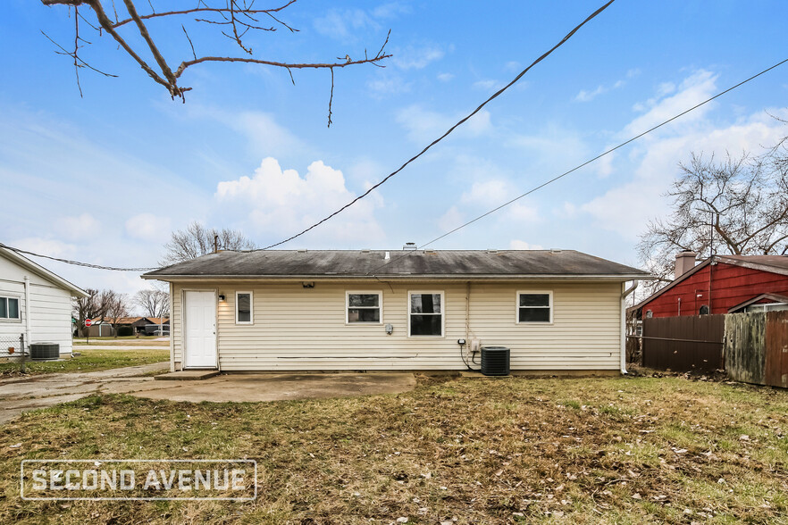Building Photo - 403 Eberhart Dr