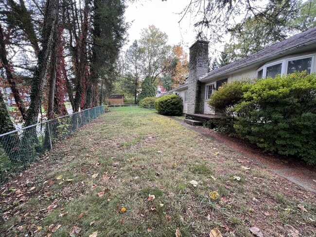 Building Photo - 3329 Collins Ferry Rd