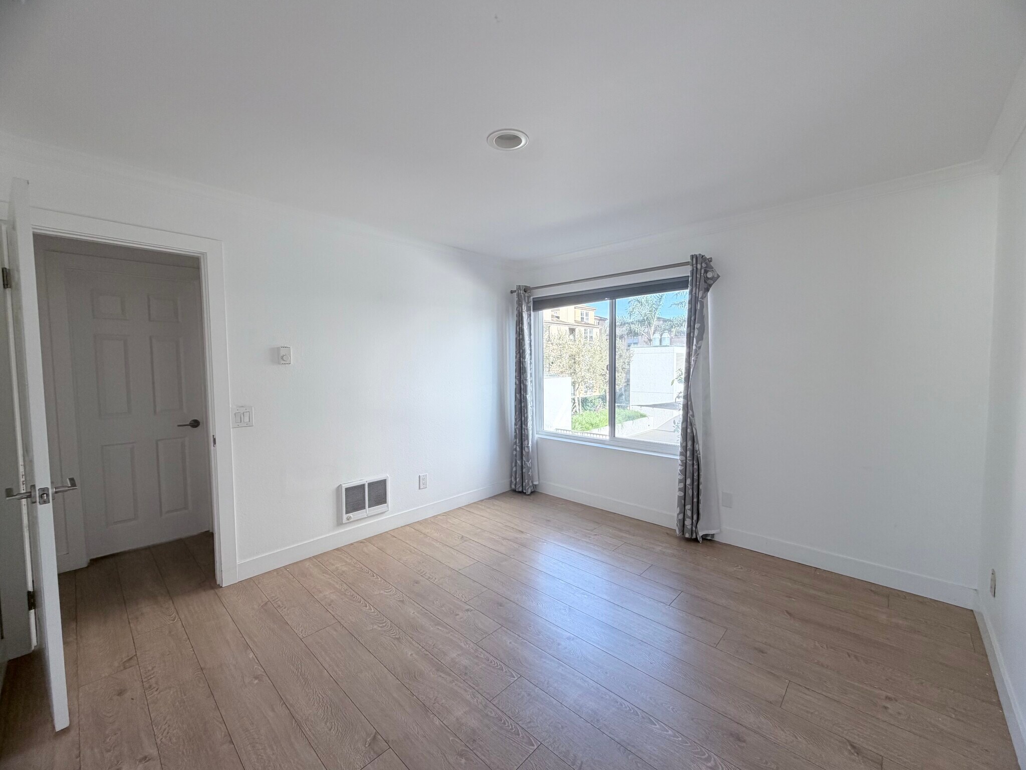 Building Photo - 3525 Lebon Dr