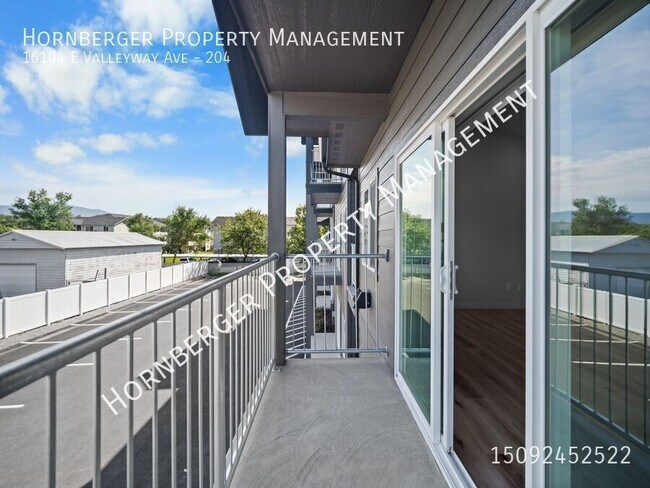 Building Photo - 16104 E Valleyway Ave