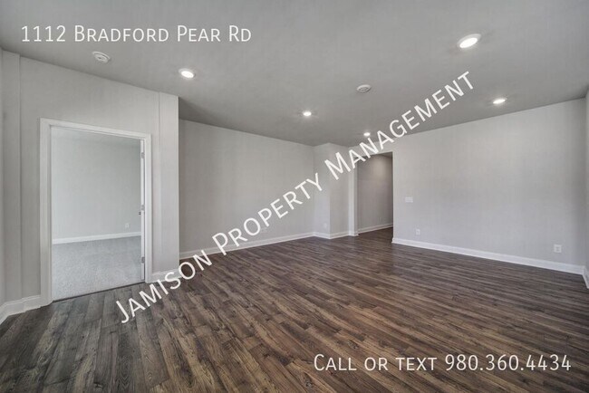 Building Photo - 1112 Bradford Pear Rd