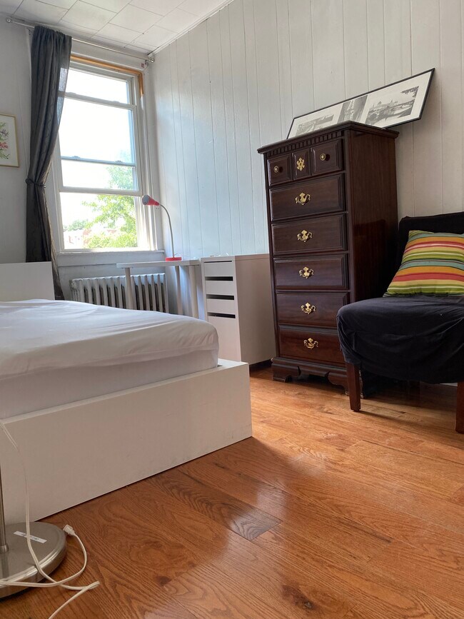 Building Photo - 2318 Eldridge St