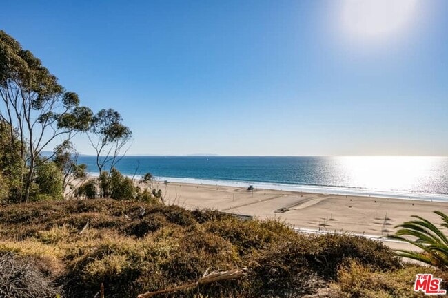 Building Photo - 701 Ocean Ave