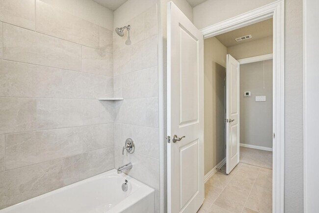 Building Photo - 113 Whitlow Dr