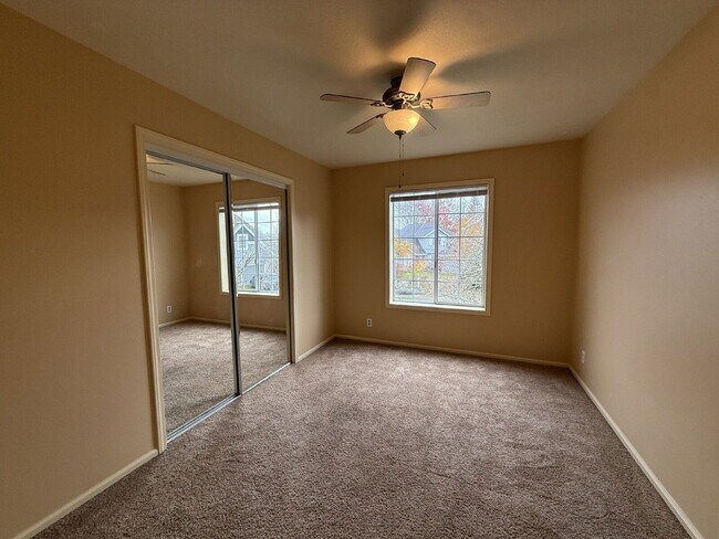 Building Photo - 2225 Marie Ln