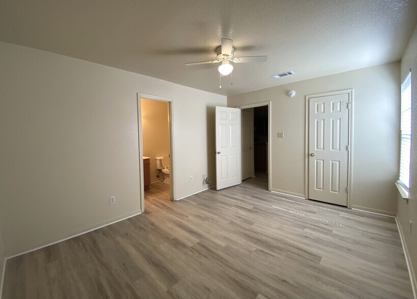 Building Photo - 3402 Cantabrian Dr