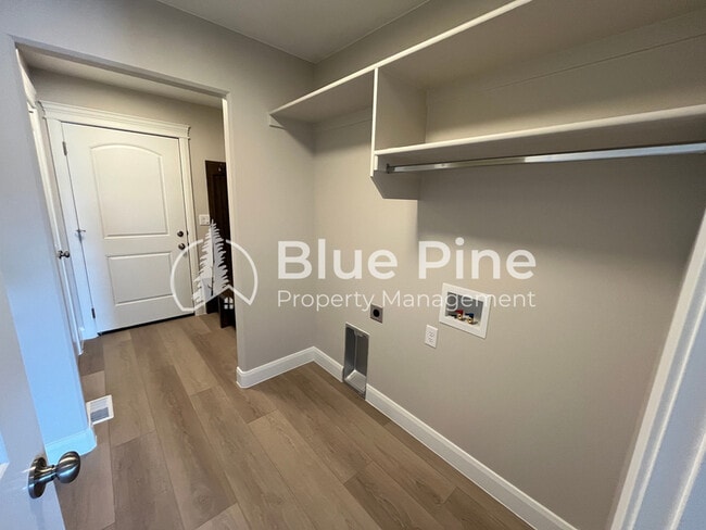 Building Photo - 6344 Ender Ln