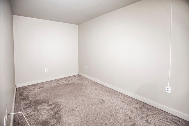 Building Photo - Christina Landing - 2 bedroom, 2 bath - 11th floor