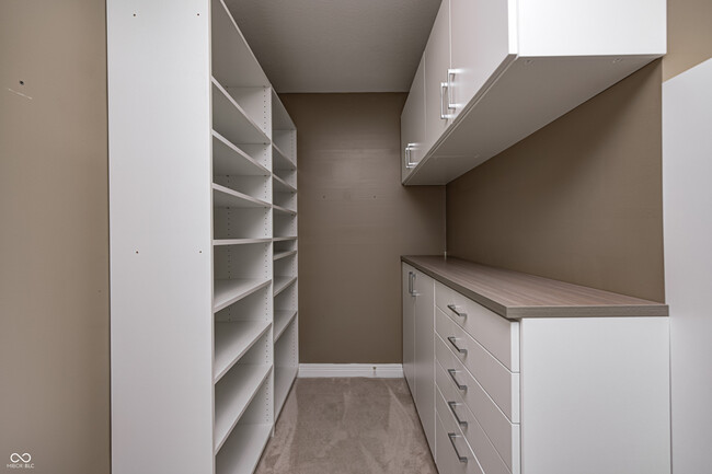 Building Photo - 2009 W 250 N