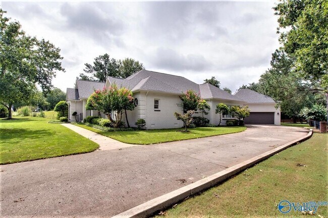 Building Photo - 2772 Deford Mill Rd SE