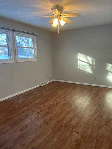 Building Photo - 513 8th St