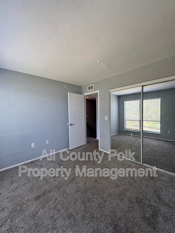Building Photo - 1836 N Crystal Lake Dr