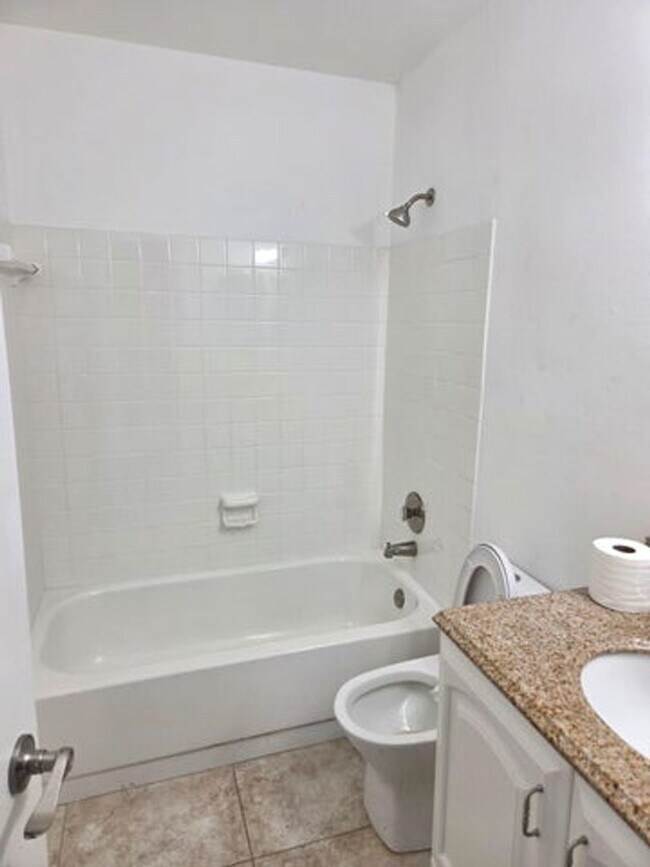 Building Photo - 18437 Spanish Isles Pl