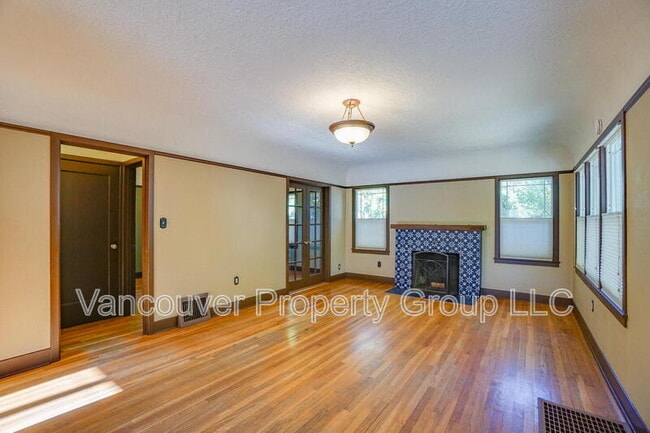 Building Photo - 2814 H St