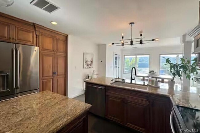Building Photo - 1408 NY-292